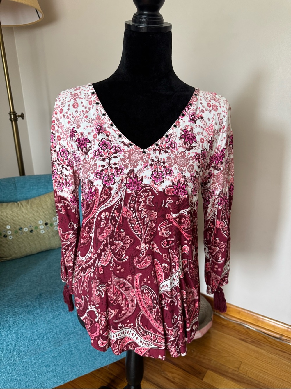 Hollister Paisley & Floral V-Neck Top in Burgundy and White